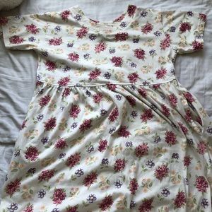 Darling vintage floral print dress with pockets